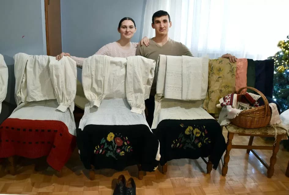 Čuvari slavonske duše: Obitelj Šimunović iz Štitnjaka u ormarima čuva blago staro stoljeće i pol