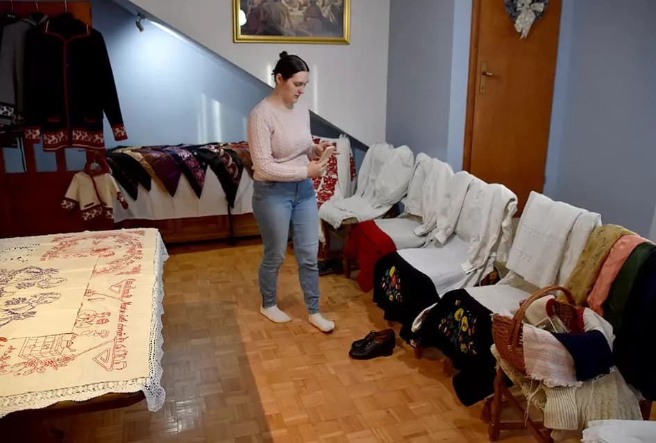 Čuvari slavonske duše: Obitelj Šimunović iz Štitnjaka u ormarima čuva blago staro stoljeće i pol