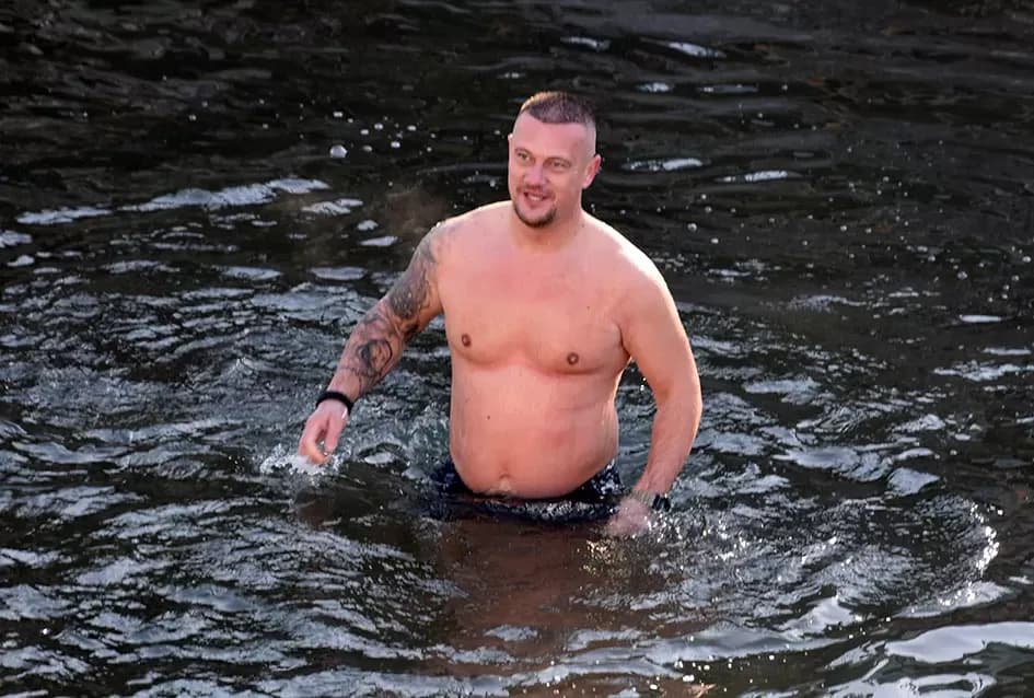 Požeški ʼmorževiʼ skokom u hladnu Orljavu prikupljali pomoć za Udrugu ʼMali princʼ