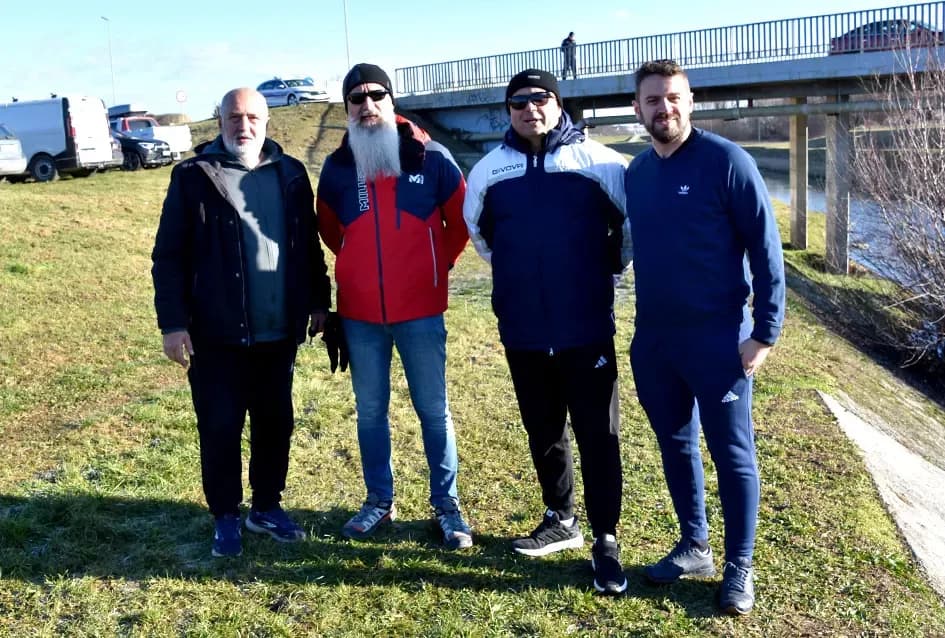 Požeški ʼmorževiʼ skokom u hladnu Orljavu prikupljali pomoć za Udrugu ʼMali princʼ