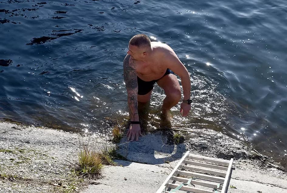 Požeški ʼmorževiʼ skokom u hladnu Orljavu prikupljali pomoć za Udrugu ʼMali princʼ