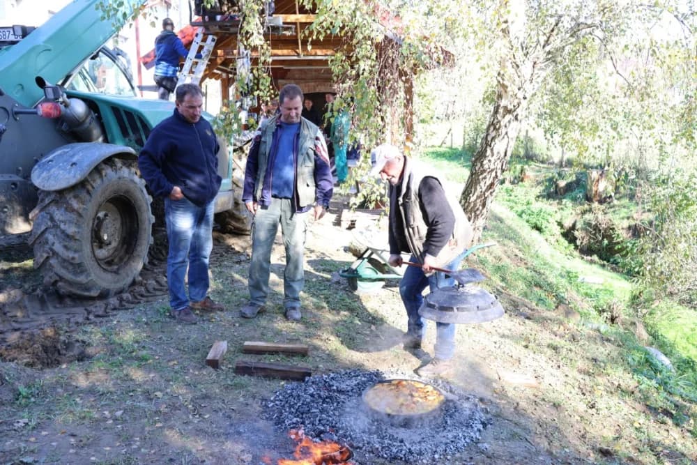 Kad se složne ruke mještana Lukača slože uz pomoć gradonačelnika puno toga se može