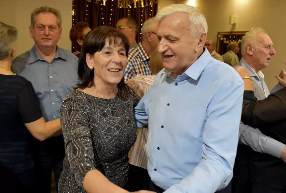 Doček Nove 2026. godine u dvorani Luku: Pjesma, ples i rođendanska slavlja uz grupu Gold