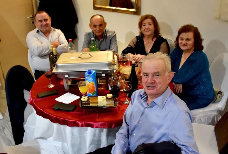 Doček Nove 2026. godine u dvorani Luku: Pjesma, ples i rođendanska slavlja uz grupu Gold