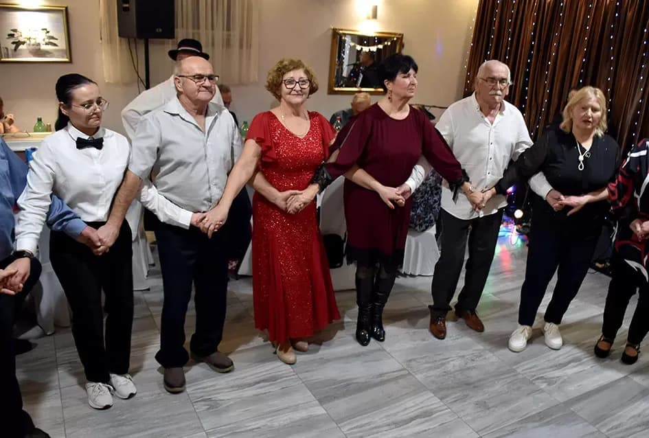 Doček Nove 2026. godine u dvorani Luku: Pjesma, ples i rođendanska slavlja uz grupu Gold
