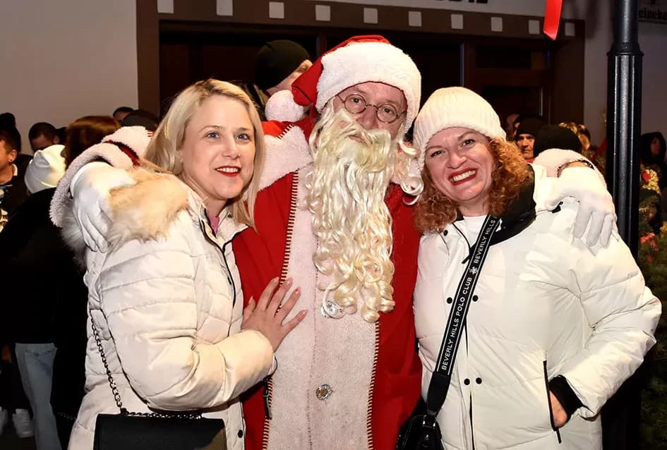 Posegana zagrijala Požegu: Pjesmom i kolom ušli u 2026.