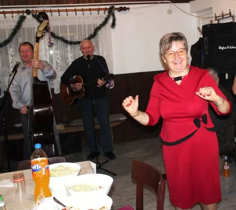 PLETERNIČKI UMIROVLJENICI: Uz glazbu, pjesmu i ples proslavili Novu godinu