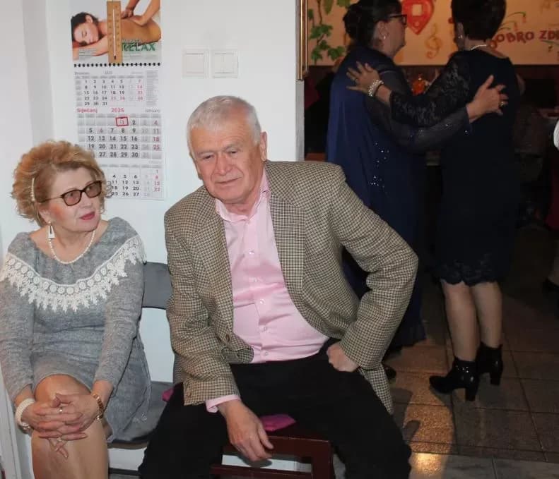 PLETERNIČKI UMIROVLJENICI: Uz glazbu, pjesmu i ples proslavili Novu godinu