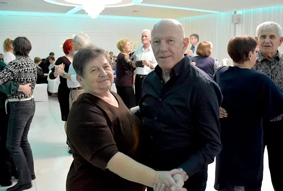 Snijeg pao, plesni podij pun: Maca nadigrala snijeg i zimu u Požegi