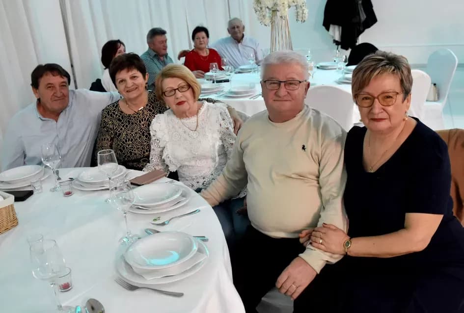 Snijeg pao, plesni podij pun: Maca nadigrala snijeg i zimu u Požegi