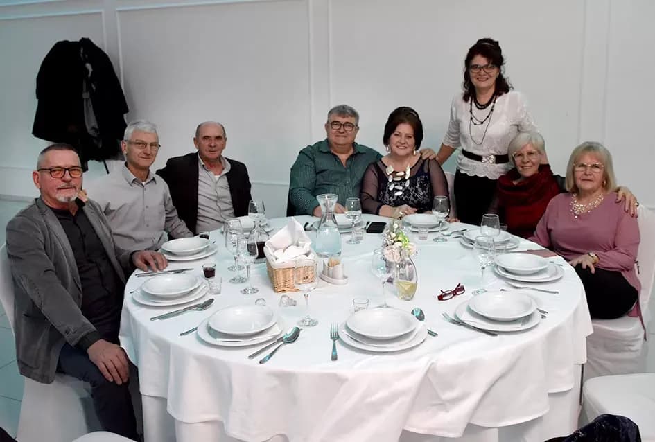 Snijeg pao, plesni podij pun: Maca nadigrala snijeg i zimu u Požegi