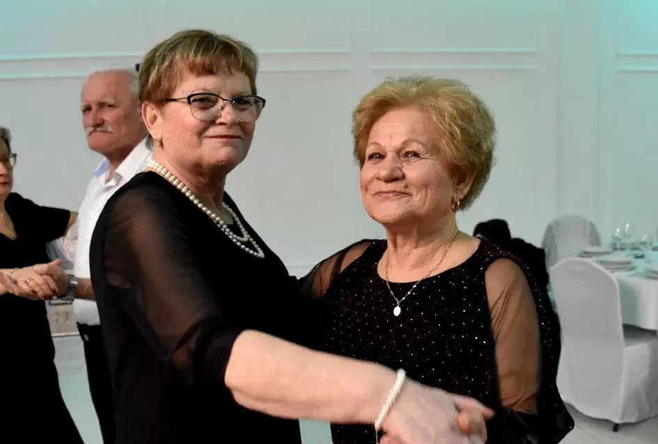 Snijeg pao, plesni podij pun: Maca nadigrala snijeg i zimu u Požegi