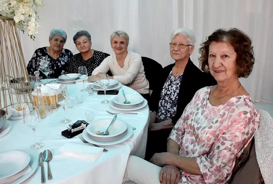 Snijeg pao, plesni podij pun: Maca nadigrala snijeg i zimu u Požegi