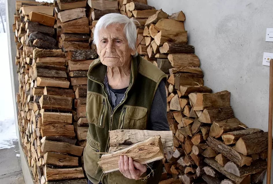Zima u Vučjaku Čečavačkom: Iako okovana snijegom, baka Marija (91) nije zaboravljena