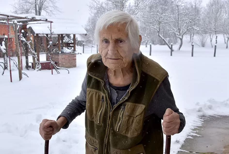 Zima u Vučjaku Čečavačkom: Iako okovana snijegom, baka Marija (91) nije zaboravljena