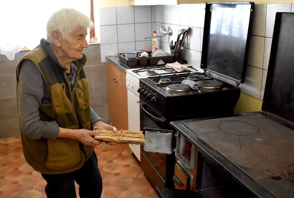 Zima u Vučjaku Čečavačkom: Iako okovana snijegom, baka Marija (91) nije zaboravljena