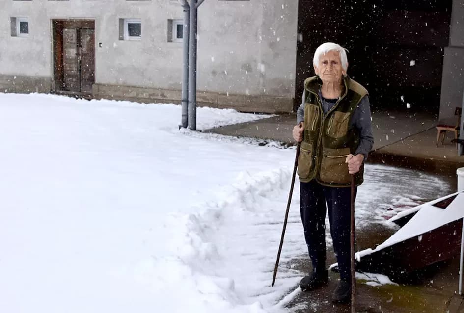 Zima u Vučjaku Čečavačkom: Iako okovana snijegom, baka Marija (91) nije zaboravljena