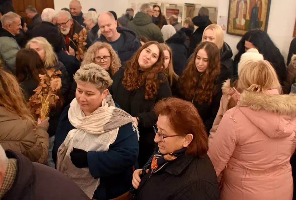 Požeški pravoslavni vjernici proslavili Badnju večer paljenjem badnjaka