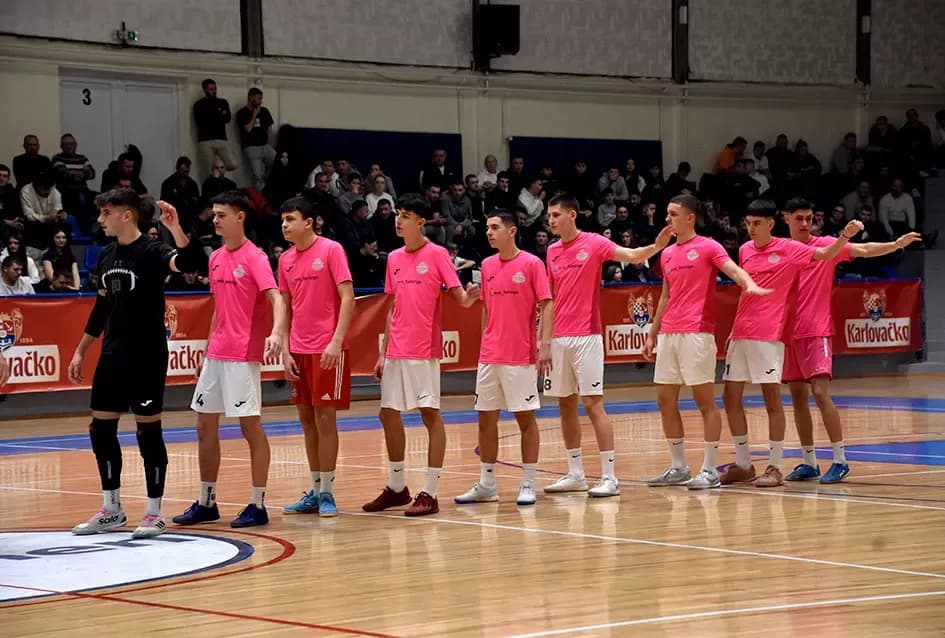VELIČANSTVENA ZAVRŠNICA U GRABRIKU: Ekipa ʼSamsoneʼ osvojila Požegu i pokazala ogromno srce