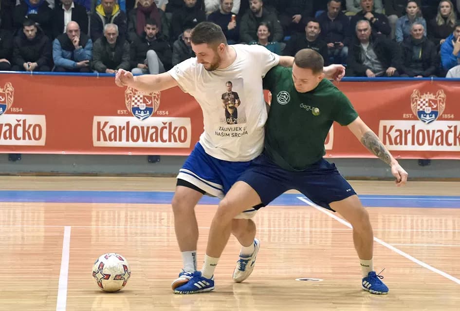 VELIČANSTVENA ZAVRŠNICA U GRABRIKU: Ekipa ʼSamsoneʼ osvojila Požegu i pokazala ogromno srce