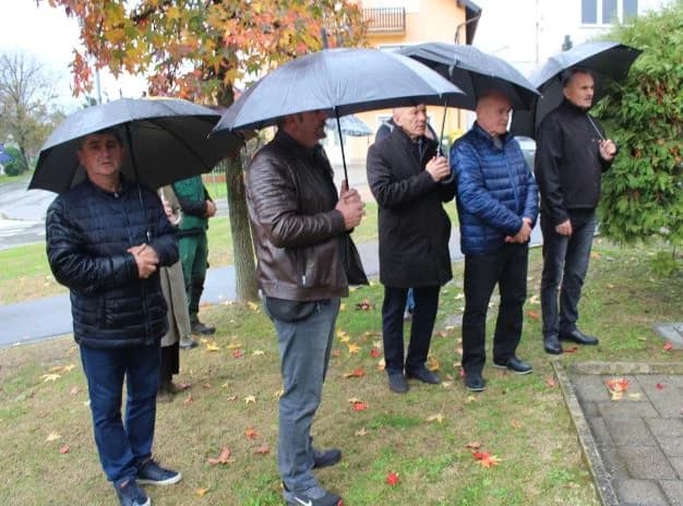 U Pleternici polaganjem vijenaca odana počast poginulim braniteljima