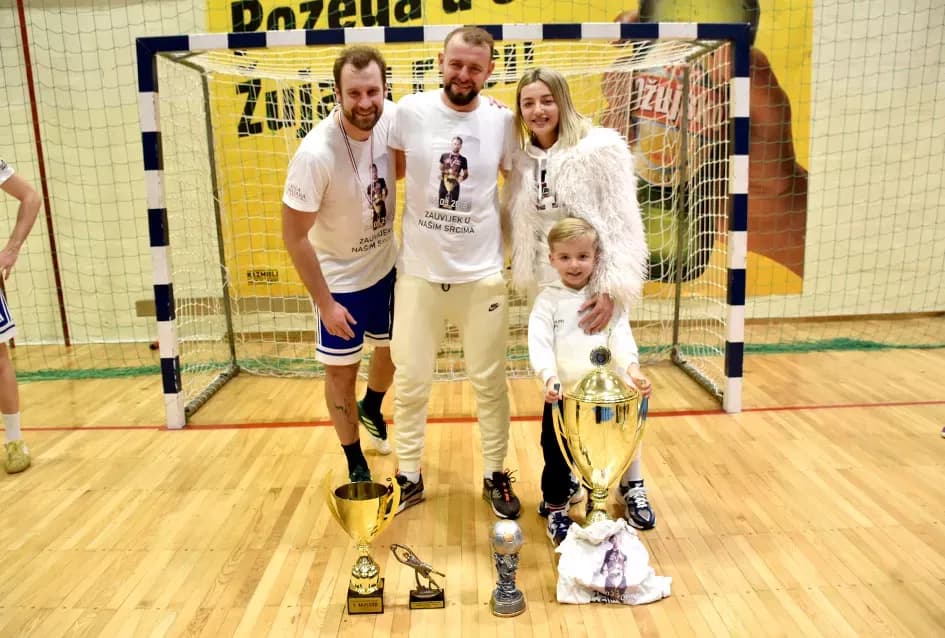 VELIČANSTVENA ZAVRŠNICA U GRABRIKU: Ekipa ʼSamsoneʼ osvojila Požegu i pokazala ogromno srce