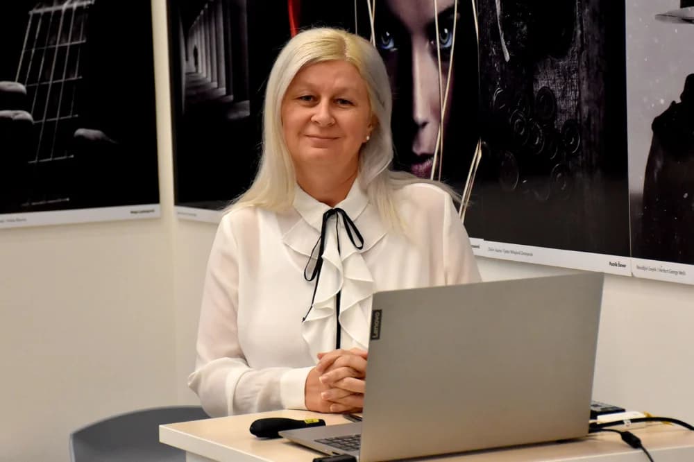PREDAVANJE DR.SC. MIHAELE MARKOVAC U POŽEŠKOJ KNJIŽNICI: Hrvatsko-osmanske poveznice značajnih obljetnica