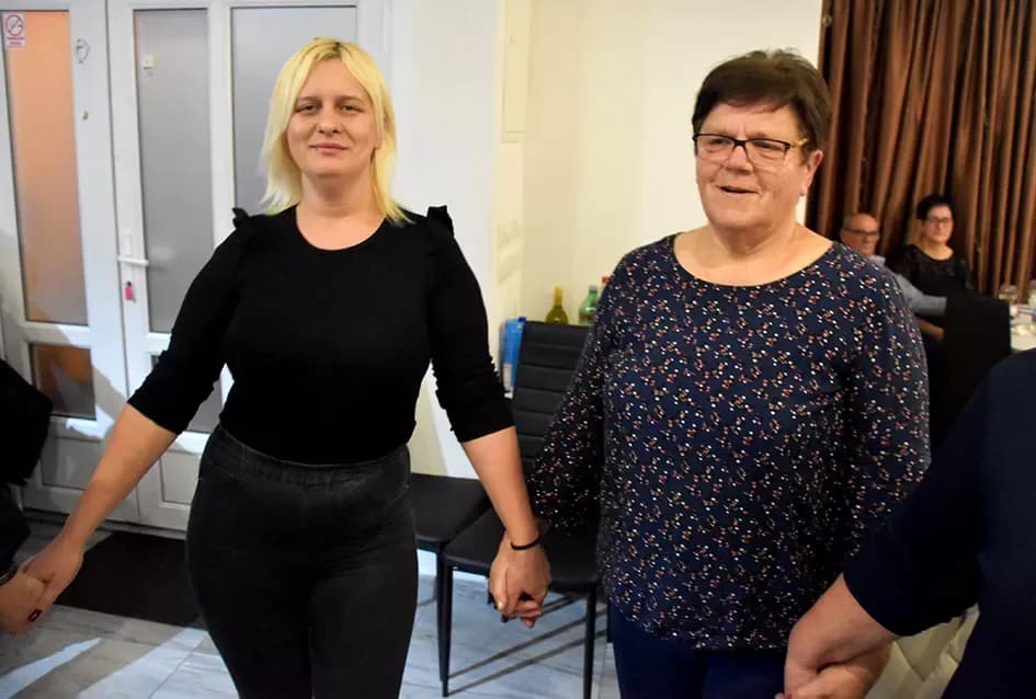 Tražila se ulaznica više: Plesna večer uz sastav Gold oduševila Požežane u dvorani Luki