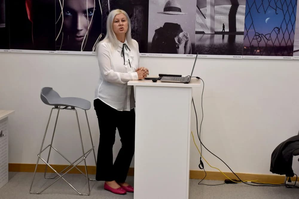 PREDAVANJE DR.SC. MIHAELE MARKOVAC U POŽEŠKOJ KNJIŽNICI: Hrvatsko-osmanske poveznice značajnih obljetnica
