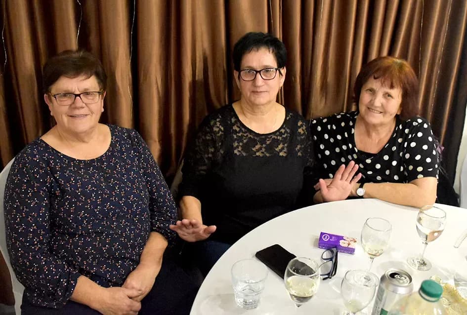 Tražila se ulaznica više: Plesna večer uz sastav Gold oduševila Požežane u dvorani Luki