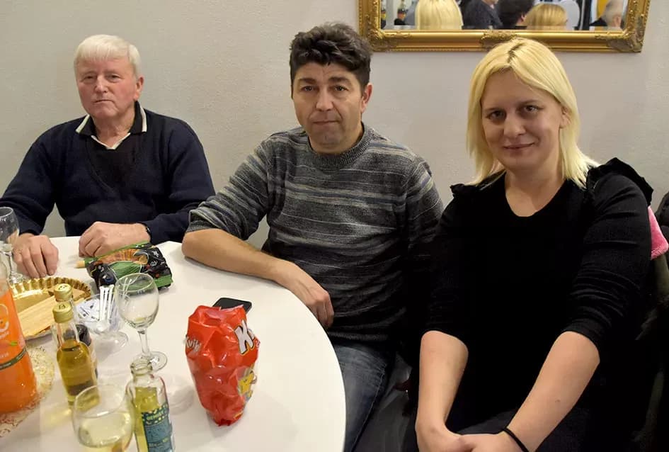 Tražila se ulaznica više: Plesna večer uz sastav Gold oduševila Požežane u dvorani Luki