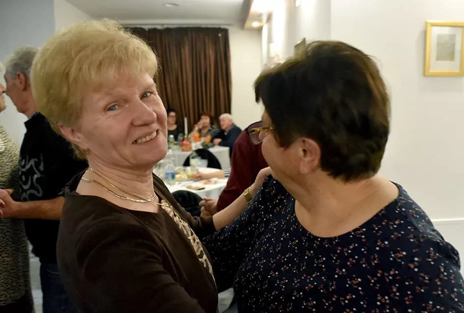 Tražila se ulaznica više: Plesna večer uz sastav Gold oduševila Požežane u dvorani Luki