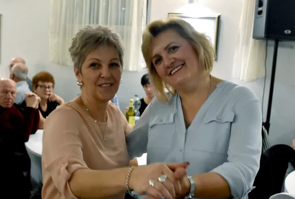 Tražila se ulaznica više: Plesna večer uz sastav Gold oduševila Požežane u dvorani Luki
