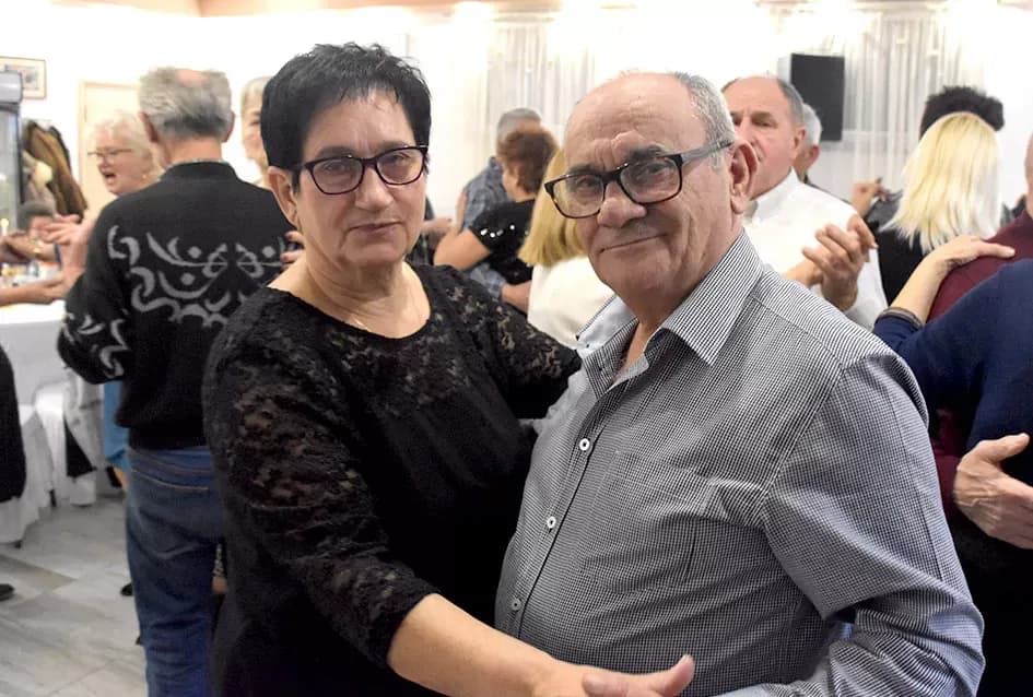 Tražila se ulaznica više: Plesna večer uz sastav Gold oduševila Požežane u dvorani Luki