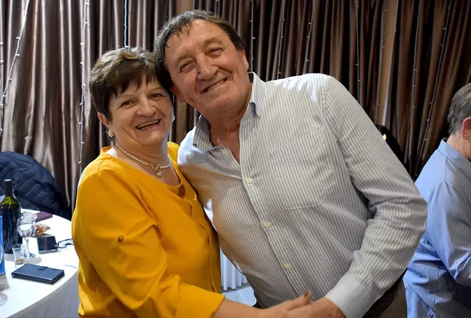 Tražila se ulaznica više: Plesna večer uz sastav Gold oduševila Požežane u dvorani Luki