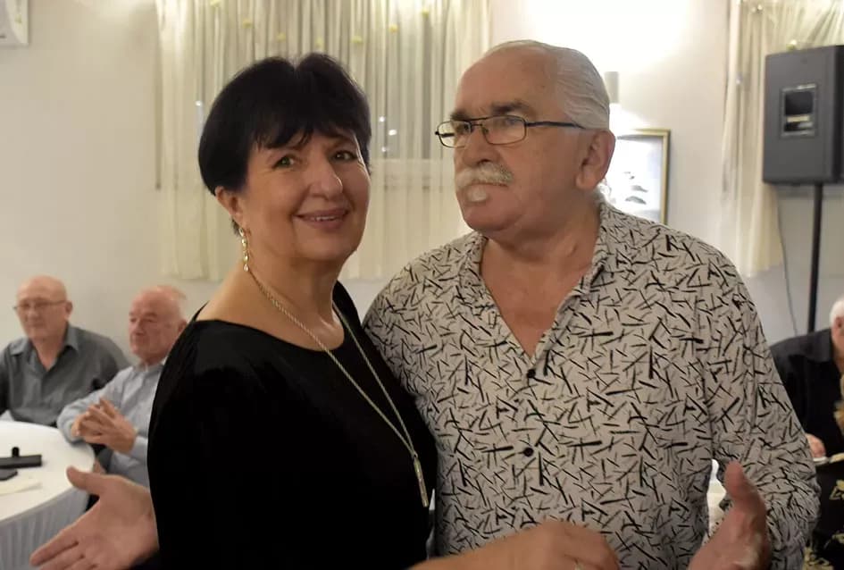 Tražila se ulaznica više: Plesna večer uz sastav Gold oduševila Požežane u dvorani Luki