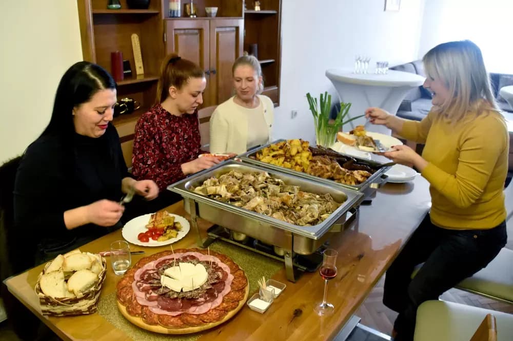 Životni san u pedesetima: Mirna Pedić otvorila „Studio 50“ u Jakšiću