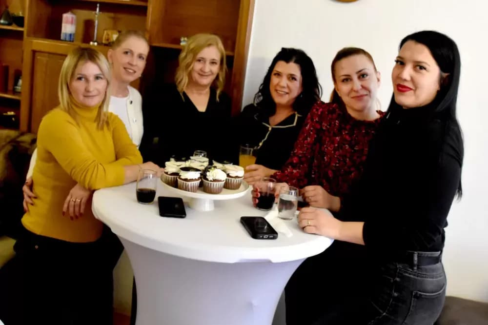 Životni san u pedesetima: Mirna Pedić otvorila „Studio 50“ u Jakšiću