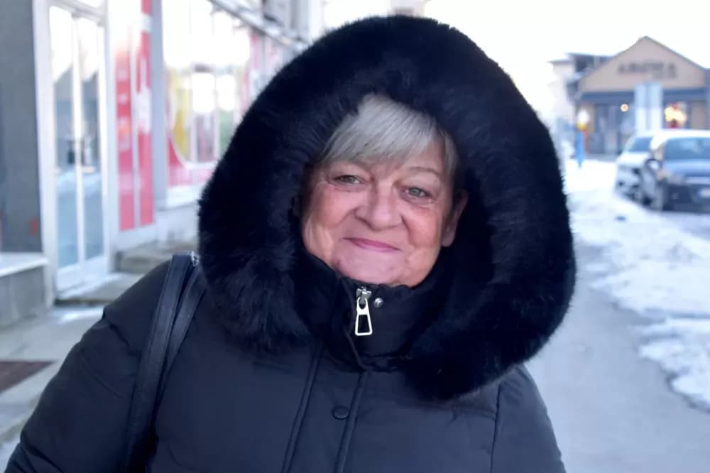Ledeno jutro okovalo Požegu: Dok se čaplje griju u Veličanki, građani vode bitku sa zamrznutim bravama