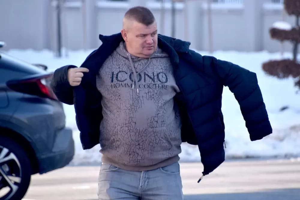 Ledeno jutro okovalo Požegu: Dok se čaplje griju u Veličanki, građani vode bitku sa zamrznutim bravama
