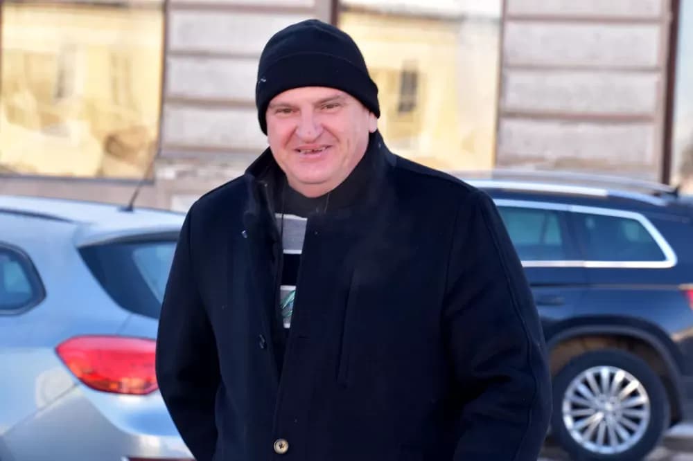 Ledeno jutro okovalo Požegu: Dok se čaplje griju u Veličanki, građani vode bitku sa zamrznutim bravama