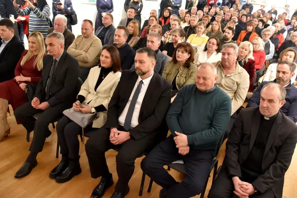 Kruna povijesne obnove: Predstavljen katalog „Od mora do gora“ Gradskog muzeja Požega