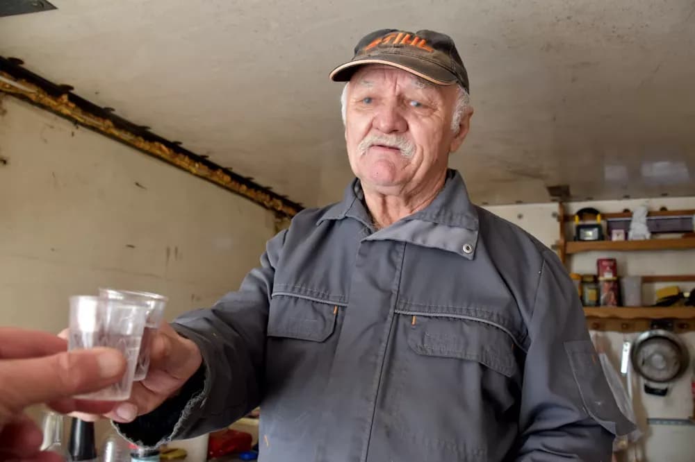 VINOGRAD KAO ŽIVOTNA NAVIKA: Branko Guzmić iz Radovanaca već u prosincu krenuo s rezidbom četiri tisuće čokota