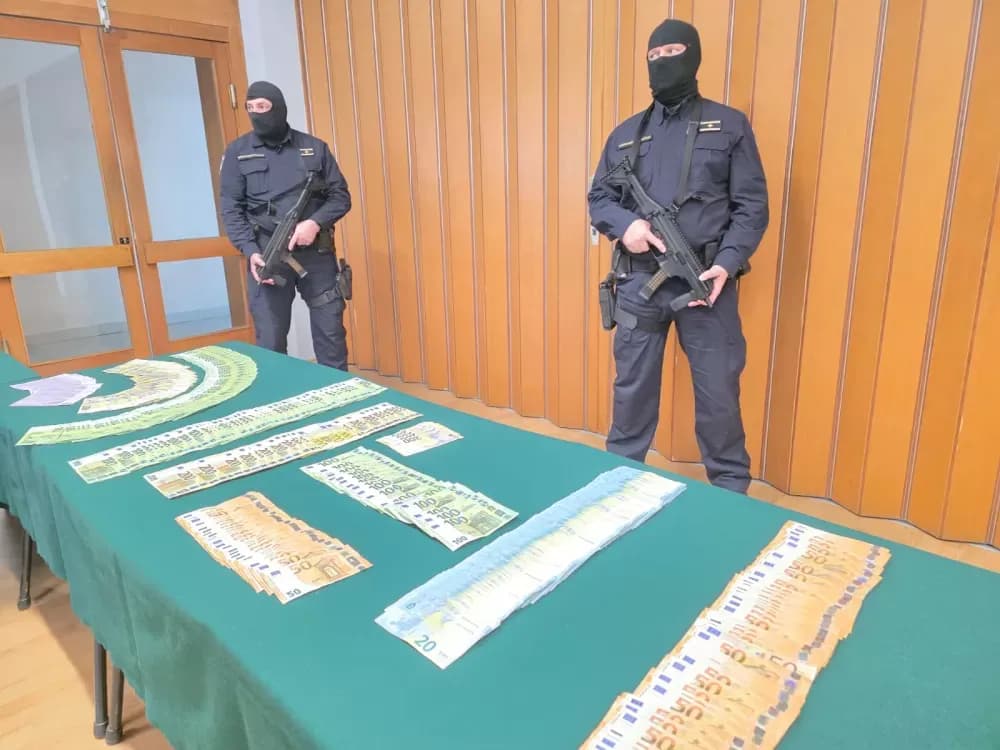 Uspješna akcija policije i carine: zapljena duhana i gotovine u Pleternici