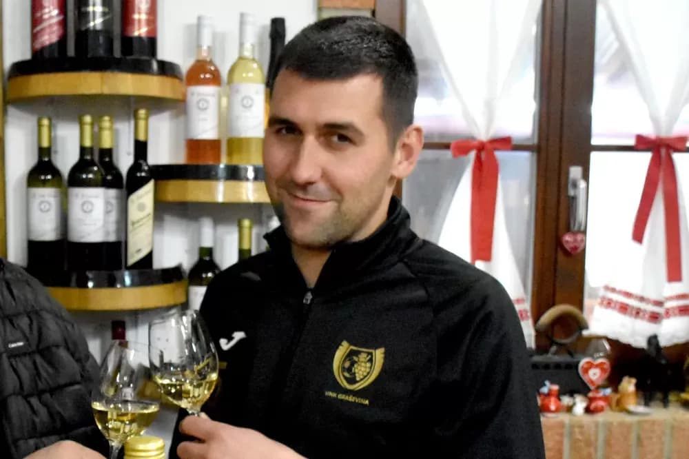 VINOGRADI OBITELJI JAKOBOVIĆ IZ VETOVA: Rezidba kao uvertira u proslavu Vincelova