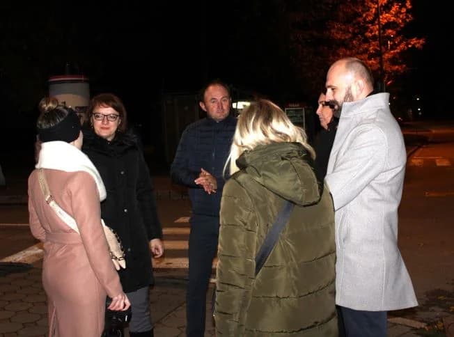 ZA ŽRTVE VUKOVARA I ŠKABRNJE: Sinoć u Pleternici upriličeno u večernjim satima zajedničko paljenje lampiona