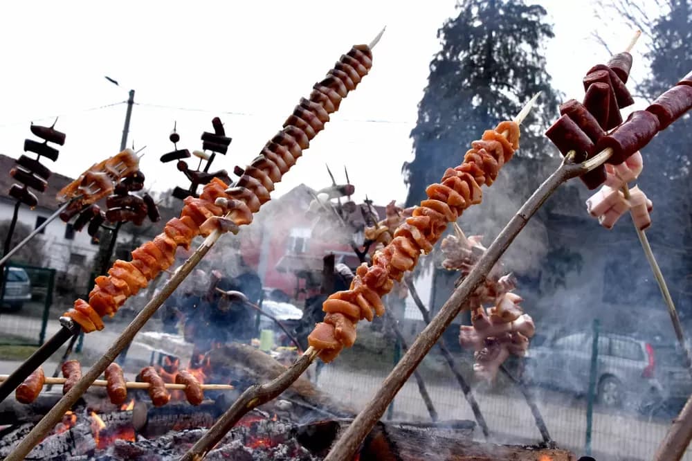 Bitka za najljepši ražanj: Gastronomski spektakl na igralištu u Lukaču