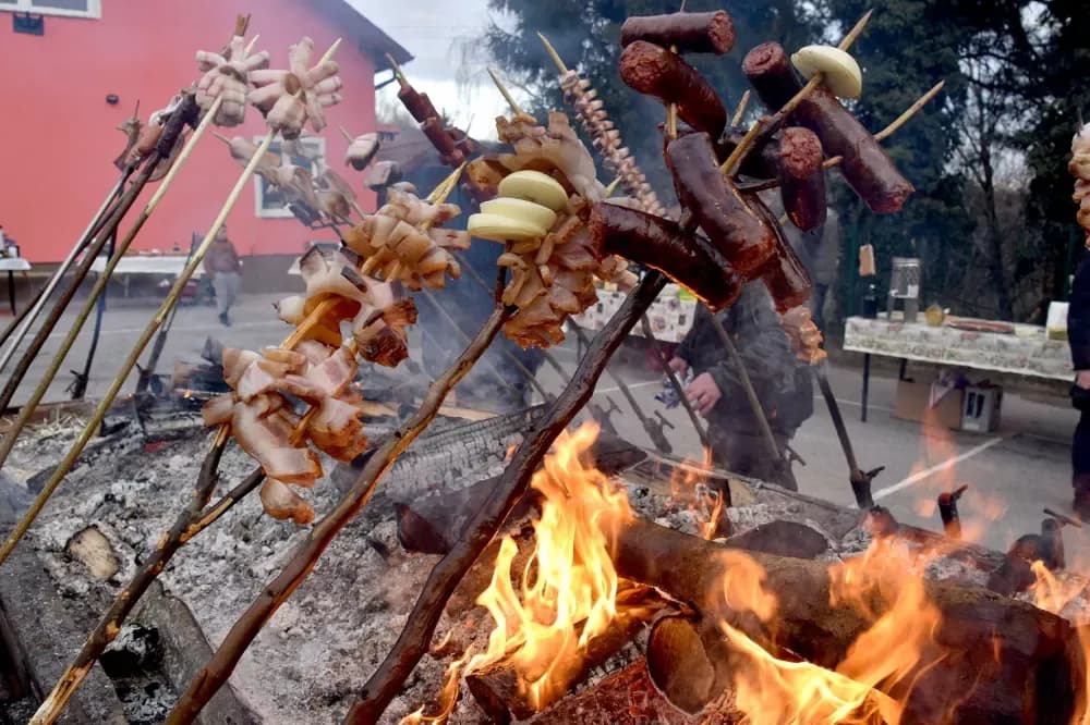 Bitka za najljepši ražanj: Gastronomski spektakl na igralištu u Lukaču