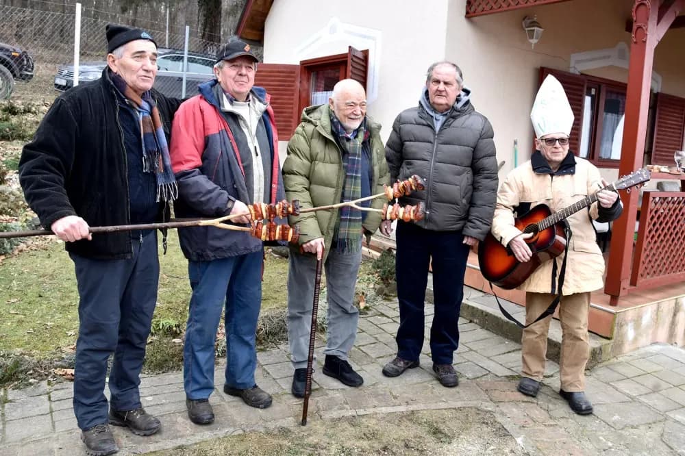 Bivši predsjednik Mesić tradicionalno proslavio Vincelovo u vinskoj prijestolnici Kutjevu