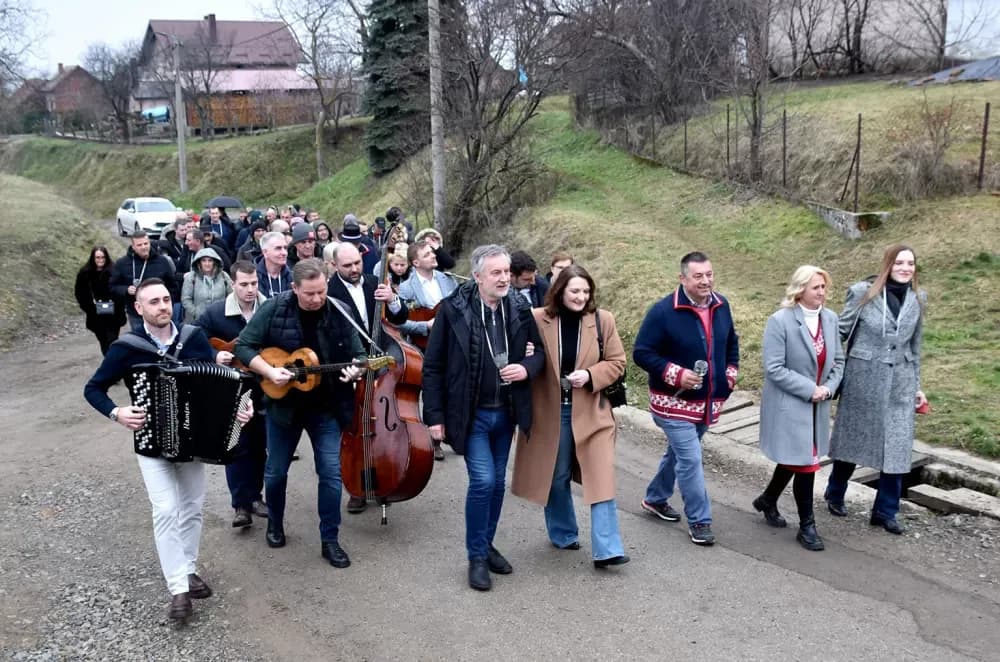 Škoro i Matići zazvali rodnu godinu u Mitrovcu